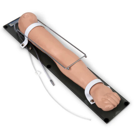 Cargue la imagen en el visor de la galería, Brazo derecho de entrenamiento venoso multiusos avanzado Gaumard® - Mediano